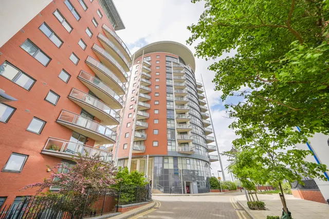Photo 2 — Flat 42 Orion Point, 7 Crews Street, London