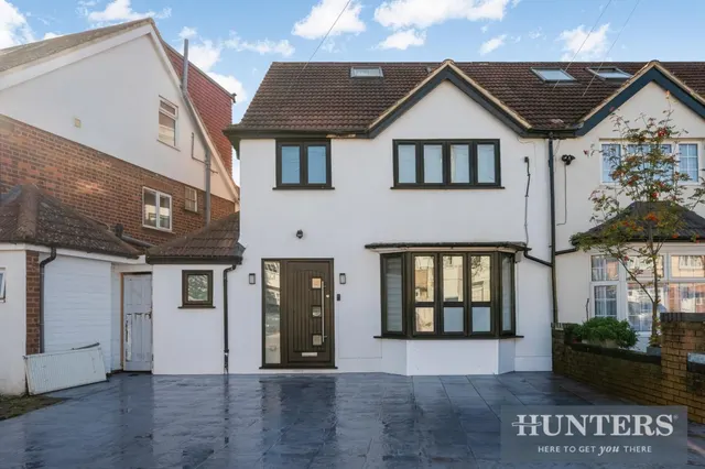 The Crossways, Hounslow, TW5, photo 1