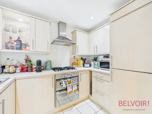 Photo 2 — Swindale Close, Nottingham, NG2