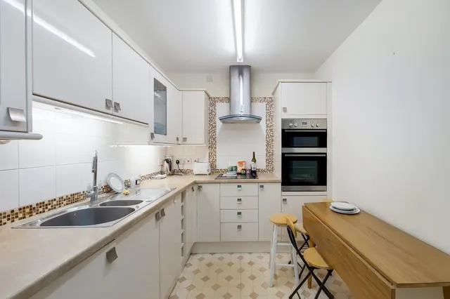 Photo 2 — Westcott Crescent, London, W7 1PL