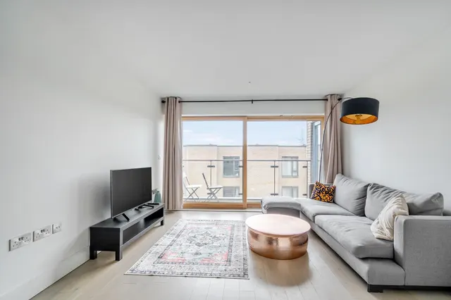 Vinery Way, Hammersmith, London, W6, photo 1