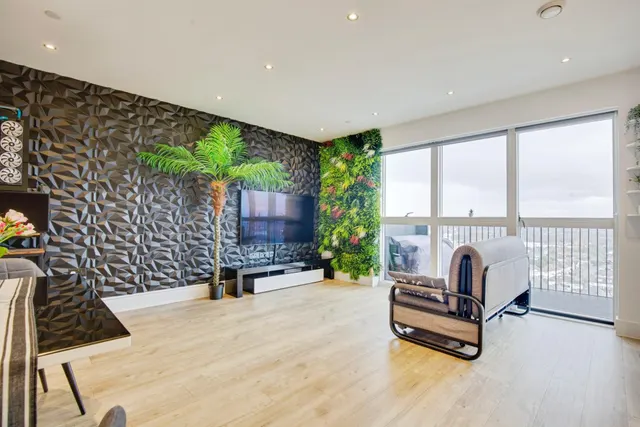 Lyon Road, Harrow, HA1, photo 1