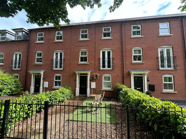 Montrose Grove, Sleaford, photo 1