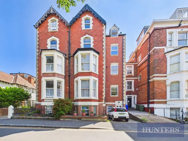 St. Martins Square, Scarborough, YO11, photo 1