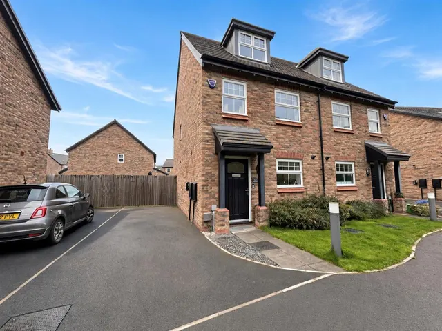 Jackson Drive, Wilmslow, SK9, photo 1