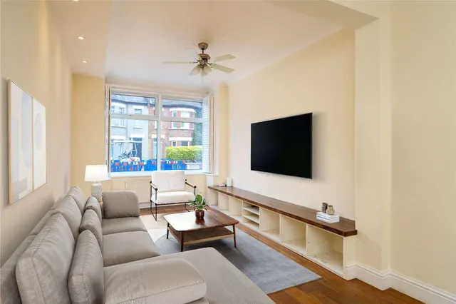 Sydney Road, Raynes Park, London, SW20 8EG, photo 1