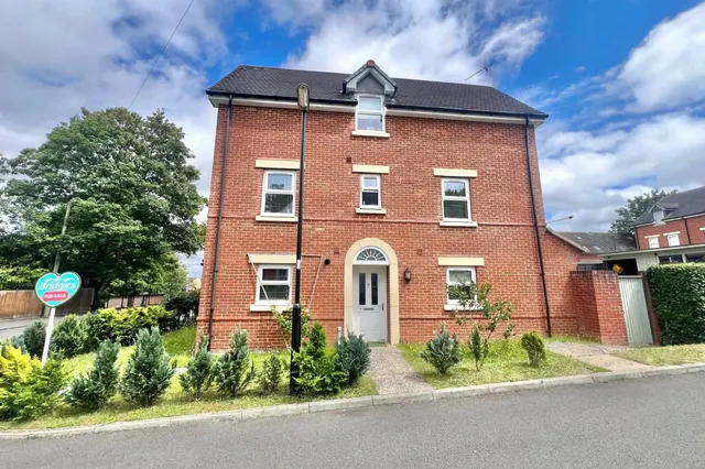 Church Lane East, Aldershot, GU11 3BT, photo 1