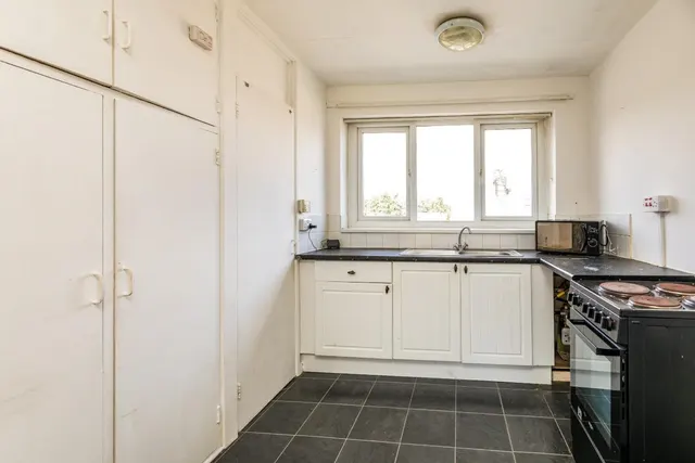 Yew Lane, Sheffield, S5, photo 2