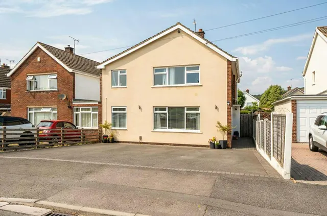 Photo 3 — Southfield Road, Nailsea, BS48
