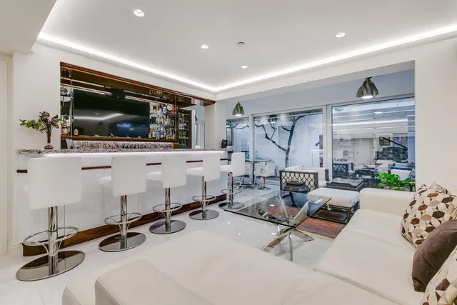 Photo 2 — Broadley Terrace, London, NW1 6LQ