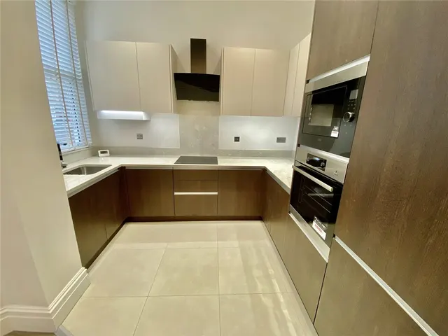 Sandringham Drive, Liverpool, L17, photo 2
