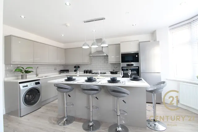Villiers Avenue, Surbiton, KT5, photo 2