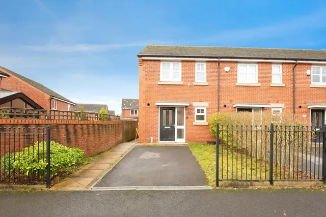 Goat Willow Road, Manchester, M9, photo 1