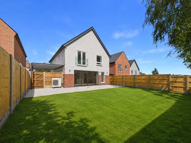 Paddock Row, Great Dunmow, CM6, photo 2