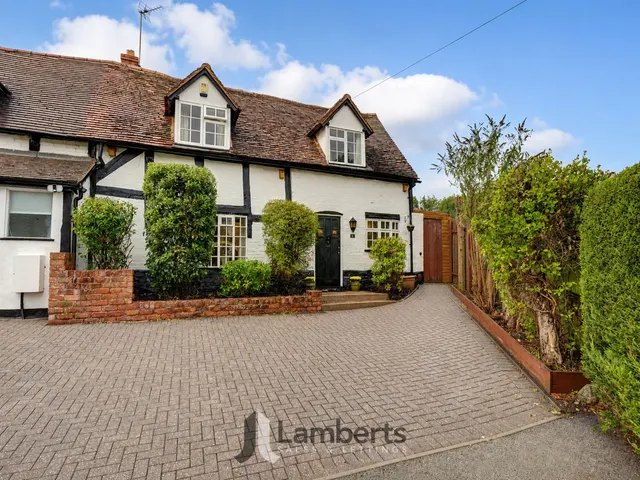 31 Redditch Road, Studley, photo 1