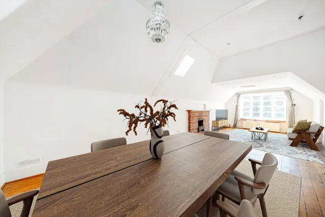Queens Road, Weybridge, KT13, photo 2