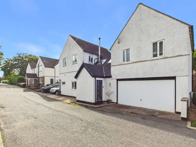 Photo 2 — Manor Avenue, Crewe, CW2 8BD