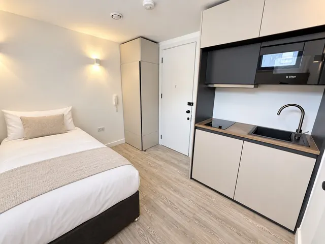 College Road, Harrow, HA1, photo 1