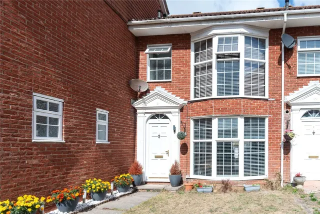 Angmering, BN16, photo 1