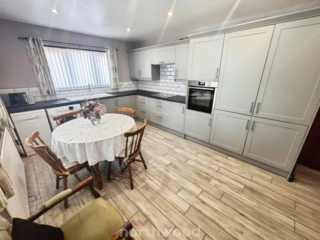Harpenden Drive, Dunscroft, DN7, photo 2