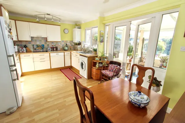 Rose Avenue, Hazlemere, HP15, photo 3