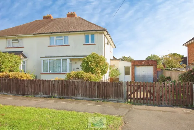 Fawcett Road, New Milton, BH25, photo 1