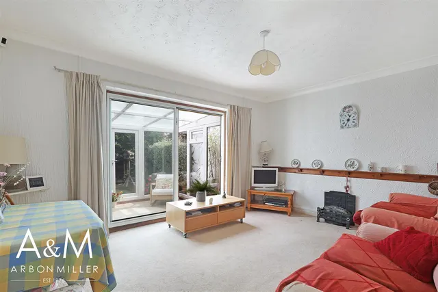 Photo 2 — Meriden Close, Barkingside, Essex, Ilford, IG62HX