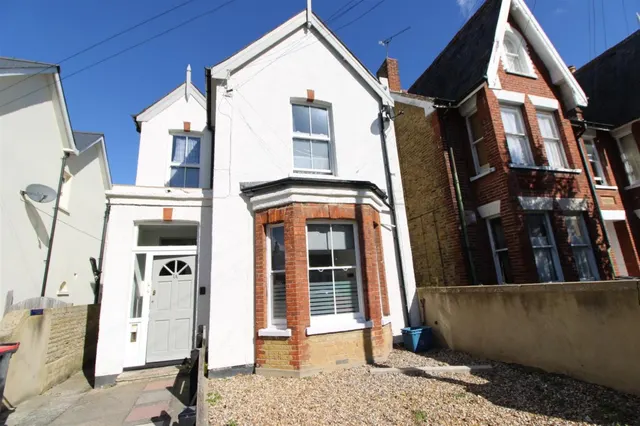1 bedroom flat, Queens Gardens, Herne Bay