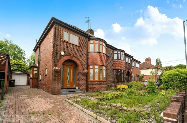 Rochdale Road, Middleton, M24, photo 2