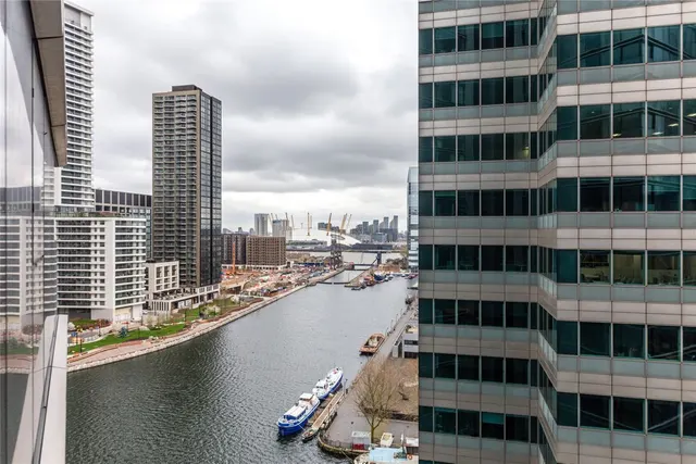 Photo 2 — Hampton Tower, Canary Wharf, London