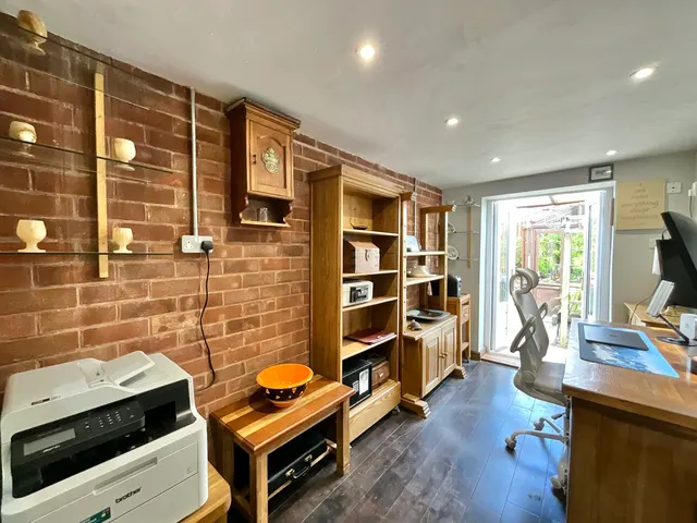 Draycott Drive, Cheadle, ST10, photo 3
