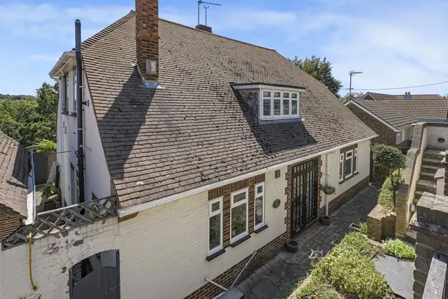Oakfield Lane, Dartford, DA1, photo 1