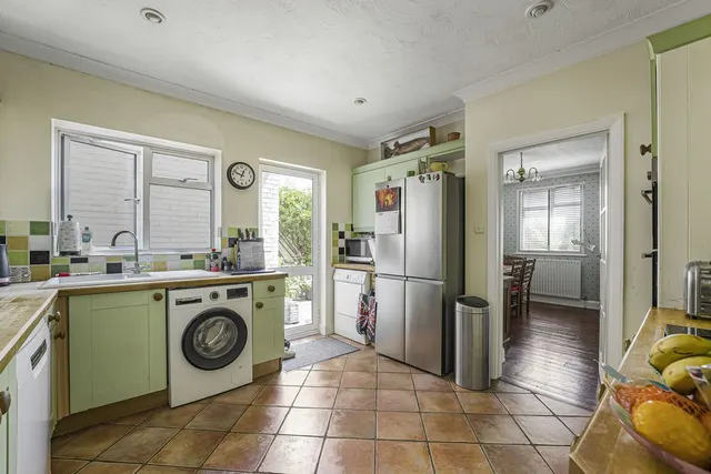 Oakfield Lane, Dartford, DA1, photo 2