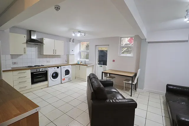 Weedon Road, St James, NN5, photo 3