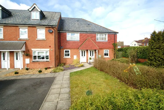 3 bedroom house, Colvin Close, Andover, SP10