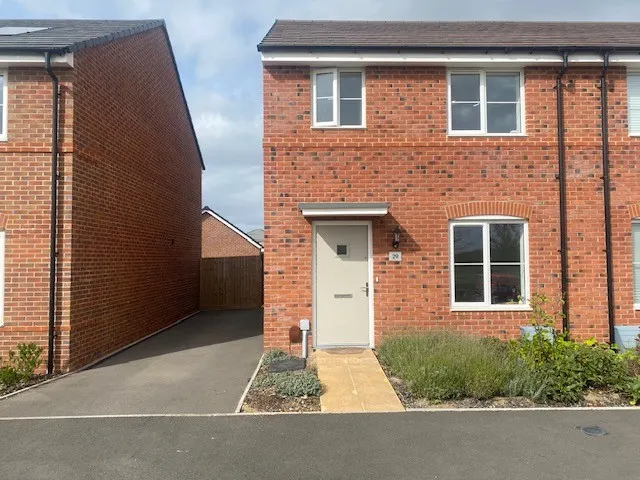 3 bedroom house, White Oak Road, Rugby, CV22