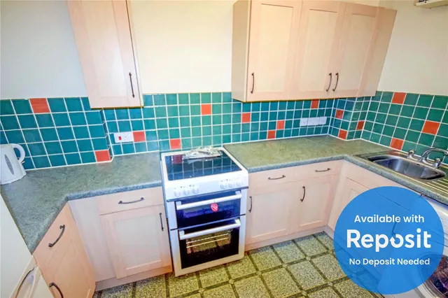 Sandwich Road, Monton, M30, photo 3