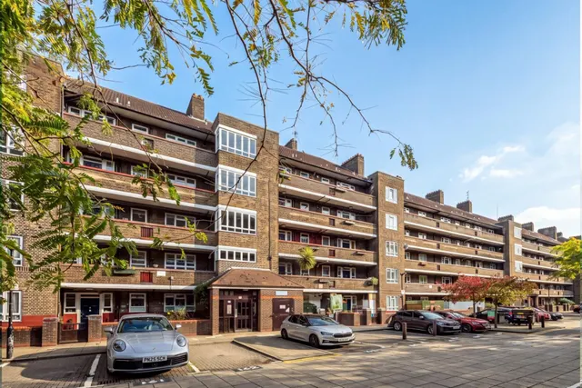 Lawson House, White City Estate, W12, photo 1