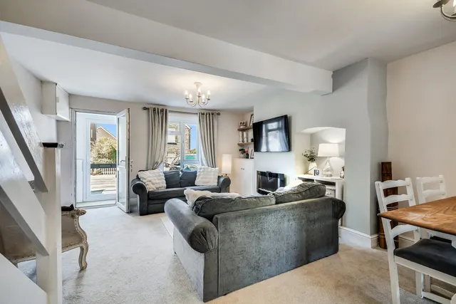 Photo 2 — 182 Coggeshall Road, Braintree, Essex, CM7 9ER