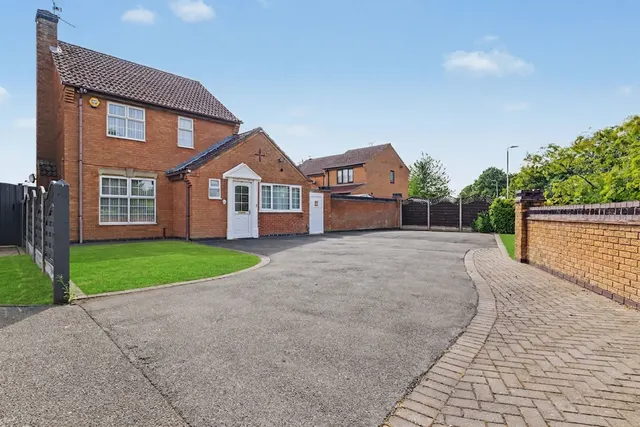 Meadowsweet Road, Hamilton, LE5, photo 1