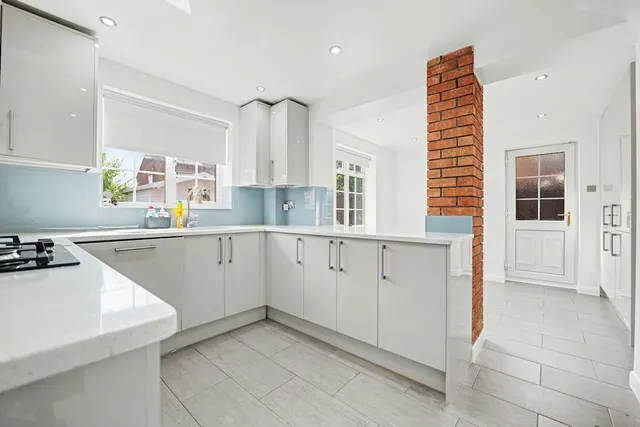 Photo 3 — Meadowsweet Road, Hamilton, LE5