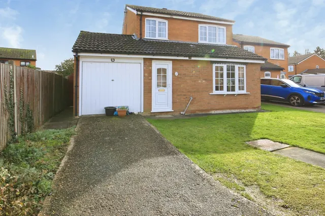 Dunsberry, Bretton, PE3, photo 1