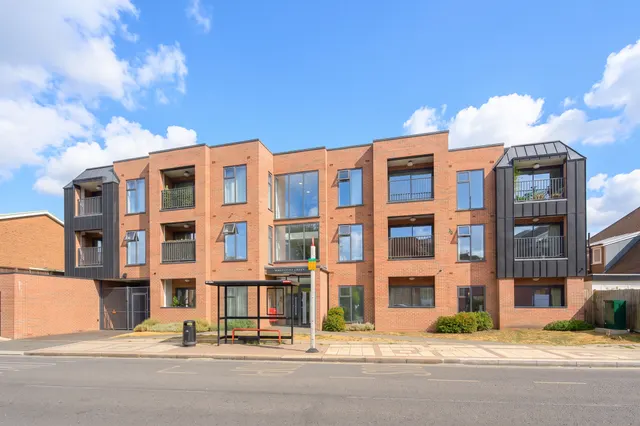 Photo 3 — Flat 3, 293 Friern Barnet Lane, London