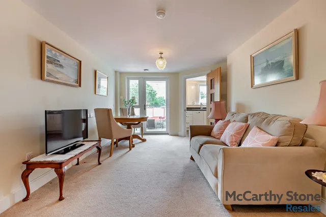 Churchfield Road, Poole, BH15, photo 2