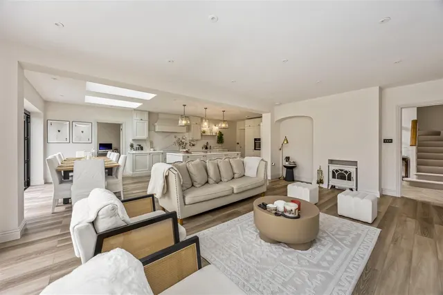 Photo 2 — Sea Lane, Goring-By-Sea, Worthing