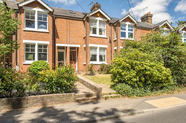 Pulborough, RH20 1AS, photo 1