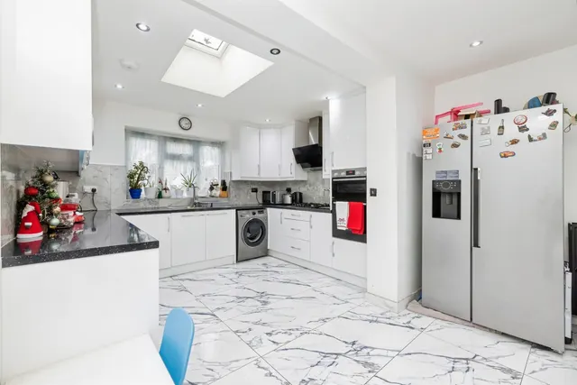 Fairfield Avenue, Watford, WD19, photo 3