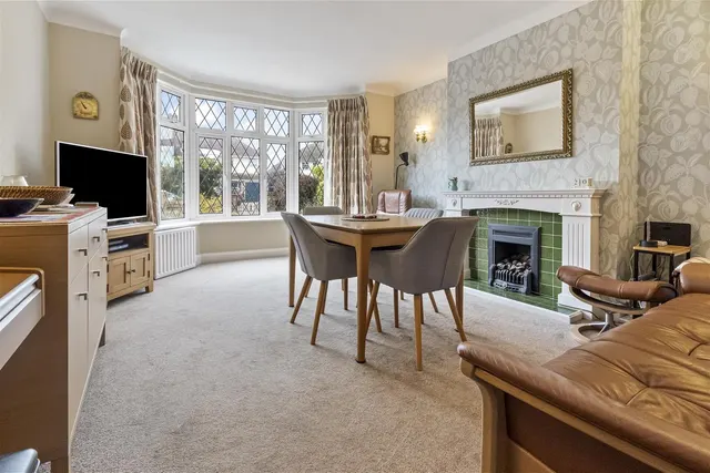 Photo 3 — West Park Lane, Goring-By-Sea, Worthing