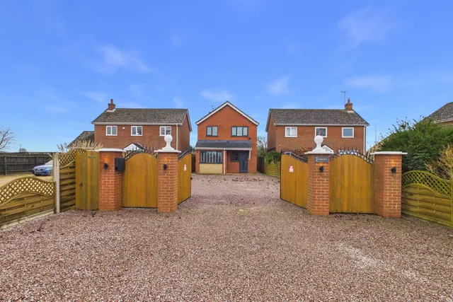 3 bedroom house, Chesboule Lane, Gosberton Risegate, PE11
