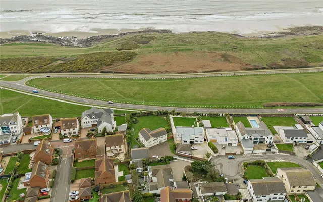 Mallard Way, Porthcawl, Bridgend, CF36 3TQ, photo 1